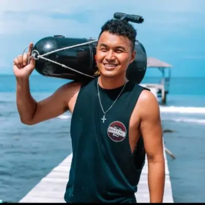 padi instructor going diving